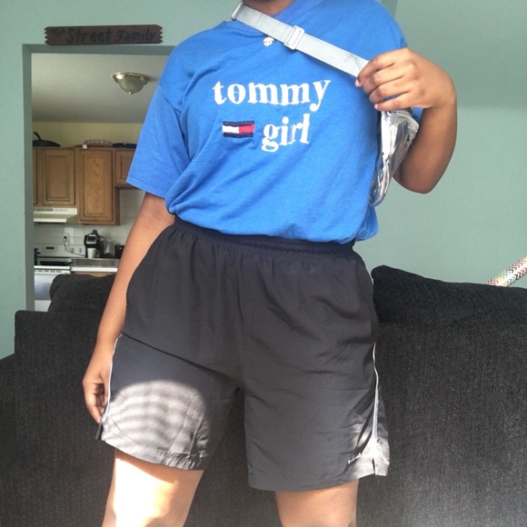 Tommy Hilfiger Tee - Picture 2 of 4